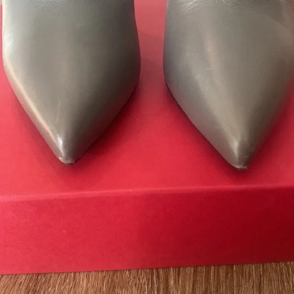 Saint Laurent Leather Ankle Boots 39.5 Authentic - Picture 8 of 10